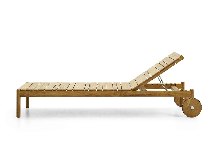 Modern Outdoor Lounger