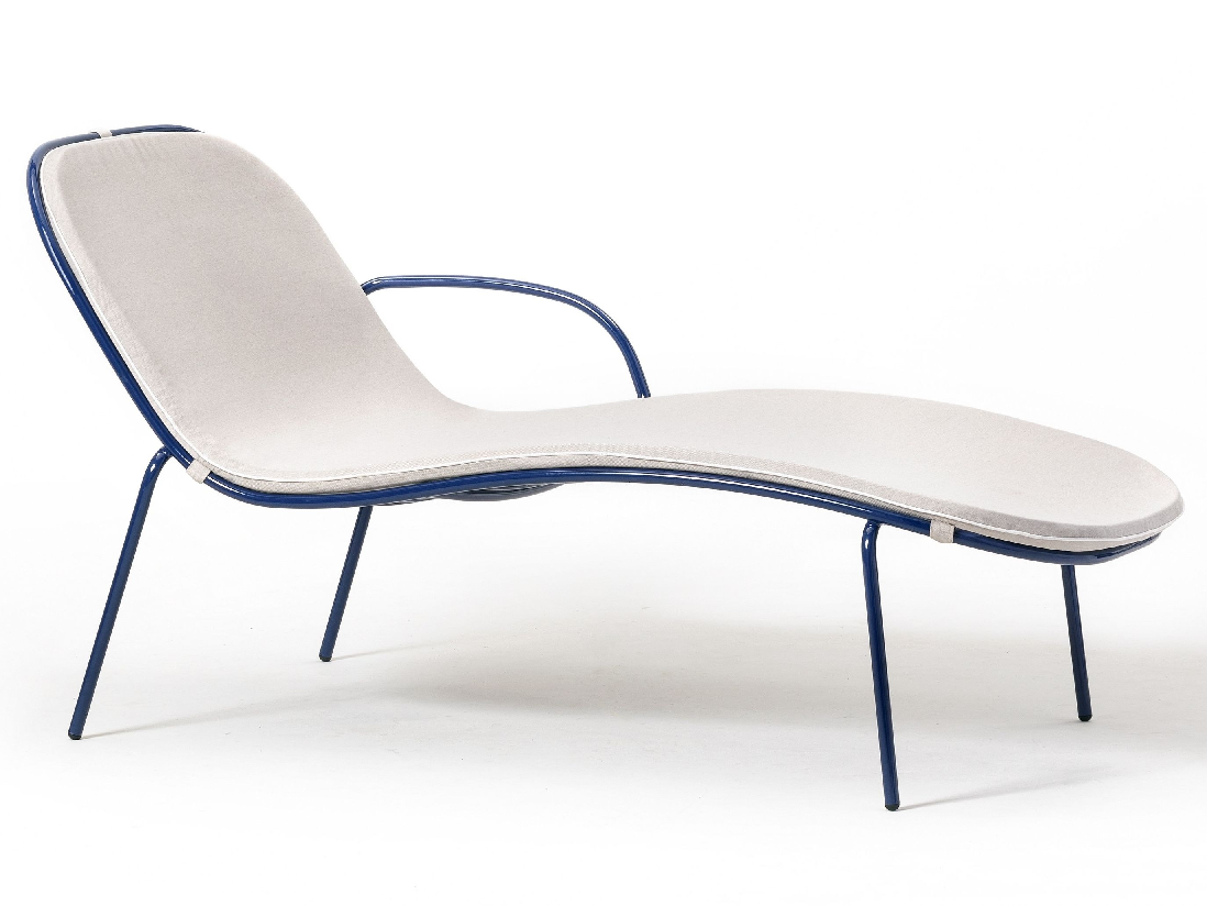 Modern Outdoor Lounger