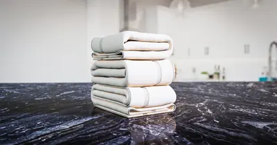 Modern Towels & Bathrobes