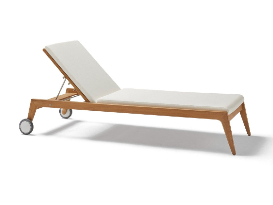 Modern Outdoor Lounger