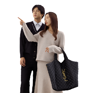 Multiple People Couple 04