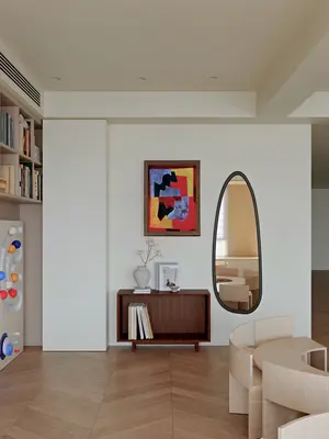 Mid-Century Modern Entrance Hall